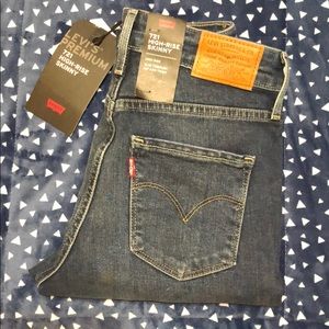 Levi’s 721 High-Rise Skinny Jeans